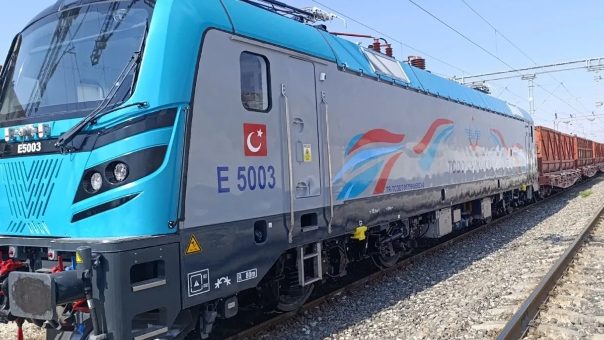 Yerli ve milli lokomotif ilk seferini tamamladı! 617 ton yük ile 125 kilometre