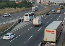 TEM Otoyolu'nda kaza! 3 araç birbirine girdi
