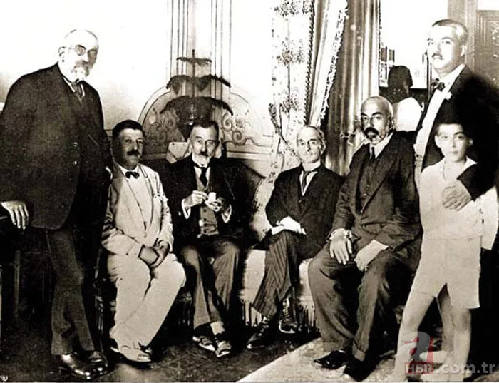 Vatan aşkıyla yazılan mısralar: Mehmet Akif Ersoy’un hayatı ve İstiklal Marşı’nın doğuşu 10