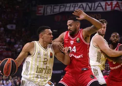 Yunanistan’da unutulmaz geri dönüş! Fenerbahçe Tarfin, Olympiakos’u devirdi