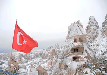 Kapadokya beyaza büründü