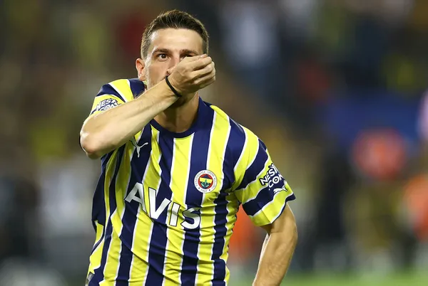 fenerbahce-dosta-guven-dusmana-korku-veriyor-fenerbahce-4-1-austria-wien-mac-sonucu-ozet-1661453879967.jpg Fenerbahçe dosta güven düşmana korku veriyor! Fenerbahçe 4-1 Austria Wien (MAÇ SONUCU-ÖZET) - 5
