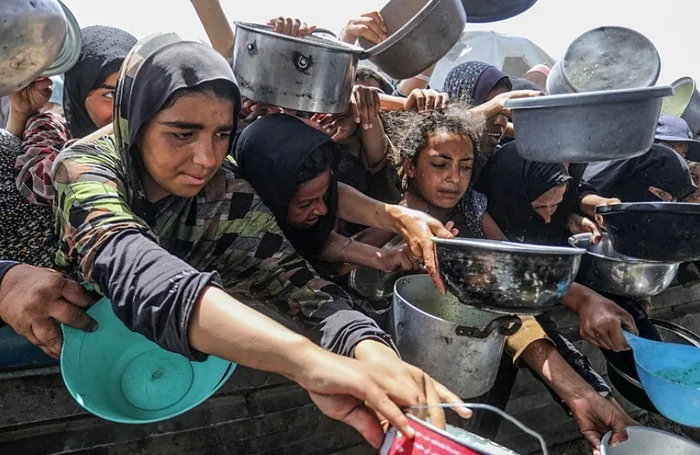 zehirli-bombalarla-dunyanin-gozunun-onunde-soykirim-gazzede-hem-yasam-hem-gelecek-hedef-aliniyor-1746342971551.jpg Gazze Şeridi (AA)