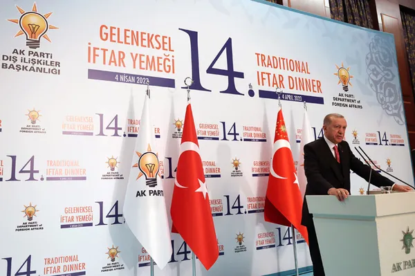 baskan-erdogandan-14-mayis-mesaji-dalga-dalga-buyuyen-zaferin-ayak-sesleri-dikkat-ceken-abd-buyukelcisi-flake-1680634988784.jpg