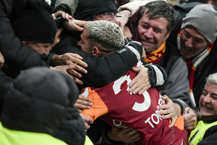 aslan-derbi-oncesi-hata-yapmadi-galatasaray-3-puani-3-golle-aldi-1772305701855.jpg Aslan derbi öncesi hata yapmadı! Galatasaray 3 puanı 3 golle aldı - 7