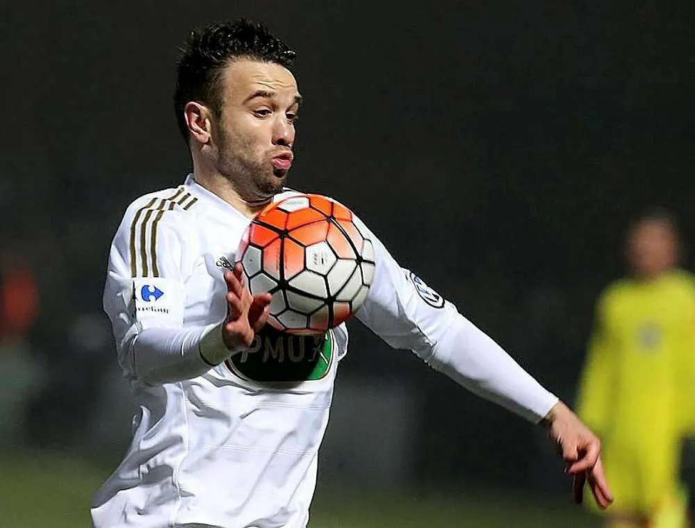 Fenerbahçe'nin 10 numarası Valbuena - 1
