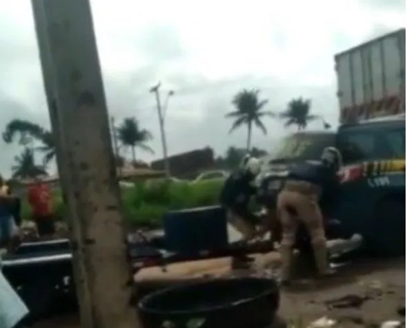 Brezilya’da vahşet! Polis gaz bombasıyla bagaja kapatıp öldürdü