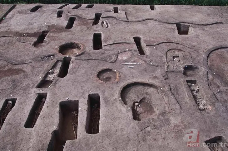 Beş bin yıl öncesine ait 110 mezar! İçinden çıkanlar arkeologları şoke etti