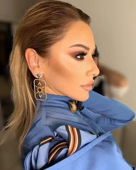 Hadise sosyal medyada alay konusu oldu