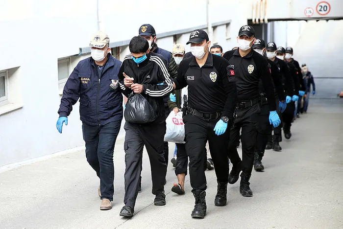 Son dakika: Adana’da DEAŞ operasyonu: 20 zanlı tutuklandı! İncirlik Üssüne saldırı planladıkları ortaya çıktı