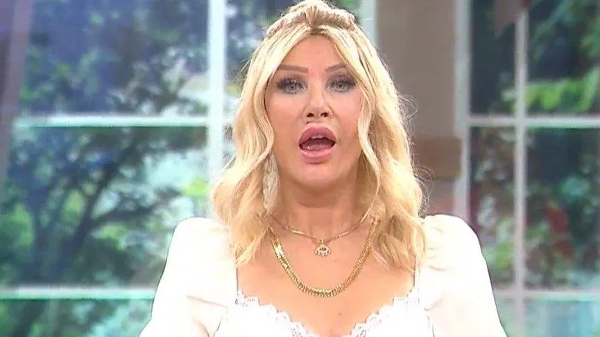 Seda Sayan In Dudaklarindaki Sislik Sevenlerini Korkuttu Iste Nedeni