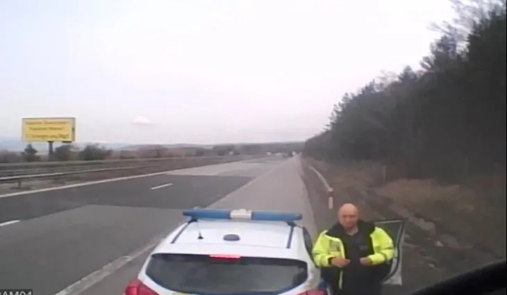 Rüşvetçi Bulgar polisinden Türk şoföre alçak saldırı! 100 euro alamayınca bunu yaptı