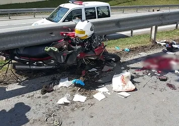 Köprü girişindeki kaza trafiğe neden oldu