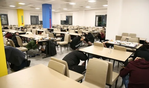 1668200436218.jpg Gözler saat 18.57'de! Türkiye'de 81 ilde dev deprem tatbikatı! Telefonlara o mesaj gelecek... Deprem anında ne yapmalı? AFAD Başkanı açıkladı - 13