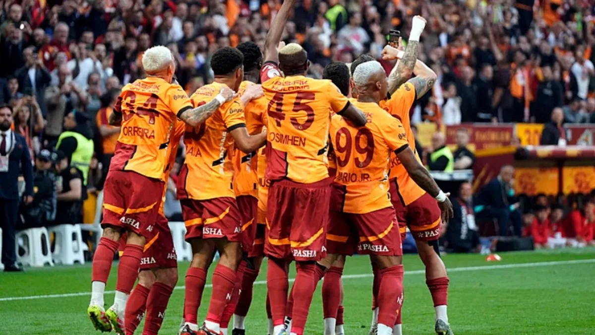 Cimbom 3. kez şampiyon! Galatasaray 10 numara 5 yıldız | Başkan'dan tebrik mesajı