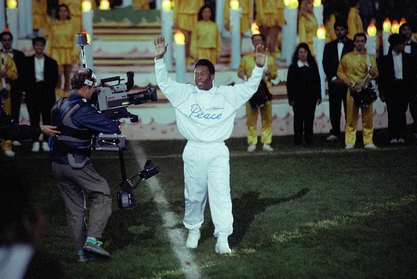 son-dakika-brezilyali-futbol-efsanesi-pele-hayatini-kaybetti-1672341584162.jpg Son dakika: Brezilyalı futbol efsanesi Pele hayatını kaybetti - 1