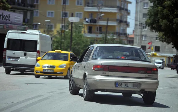 Korsan taksi sınırları aştı! Şehirler arası yolcu taşımaya başladılar - 4