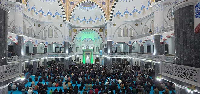 yurt-genelinde-kadir-gecesi-idrak-edildi-vatandaslar-yogun-katilim-camilere-akin-ettiler-1743015286546.jpg Ağrı'da Kadir Gecesi idrak edildi | Fotoğraf-AA