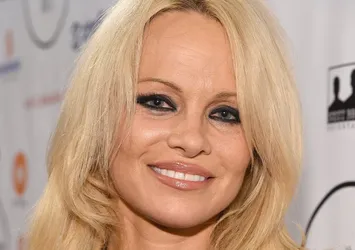Pamela Anderson FBI’ın hedefinde