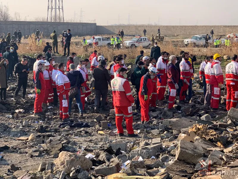 İran'da düşen uçağın enkazından ilk görüntüler! 18