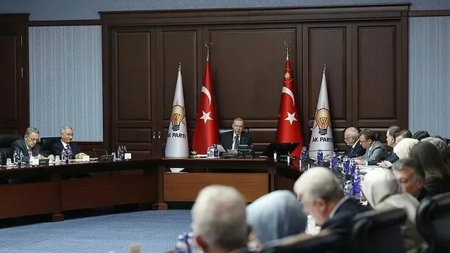 AK Parti'de değişim nasıl olacak? Başkan Erdoğan, köklü değişikliklerin olacağı sinyalini vermişti