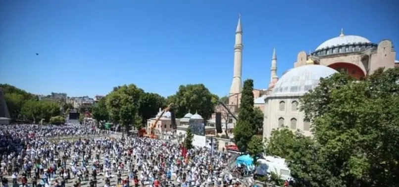 Ayasofya'nın ibadete açılmasından rahatsız oldular! Skandal açıklamalar...