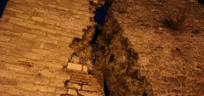 İstanbul’daki şiddetli depremde tarihi surlar da zarar gördü
