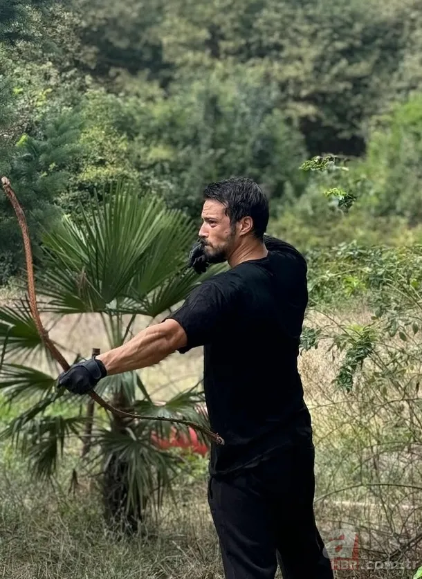 Kuruluş Orhan'ın yıldızı Mert Yazıcıoğlu'nun abisi paylaştı! "2 yakışıklı yan yana" 3