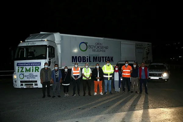 Devlet İzmir depreminden sonra vatandaşlar için seferber oldu