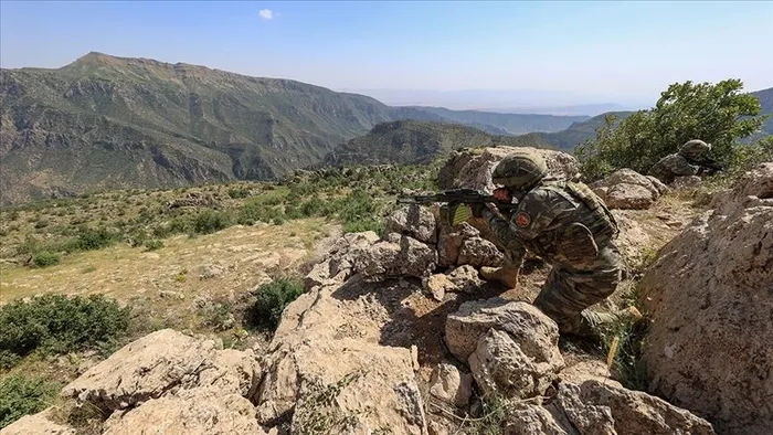 turkiye-ile-irak-arasinda-sinirda-pkkya-karsi-is-birligi-msb-son-dakika-olarak-duyurdu-1714641074977.jpeg Türkiye ile Irak arasında sınırda PKK'ya karşı iş birliği! MSB son dakika olarak duyurdu - 5