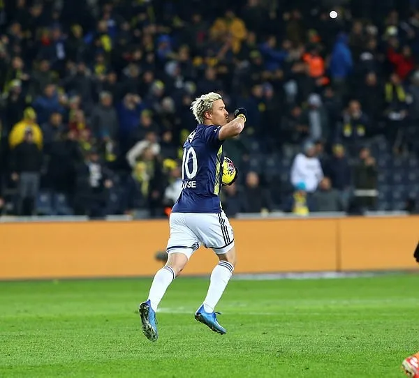 Max Kruse Den Stuttgart Paylasimi