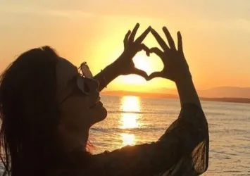 Merve Boloğur'un keyfi yerinde