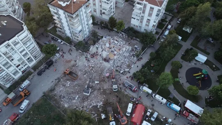 Depremin merkez üssünde dikkat çeken kare!