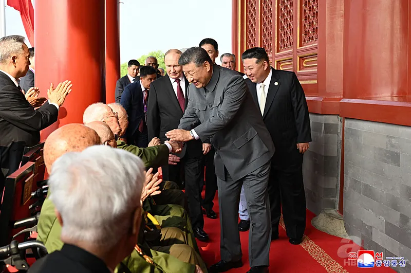 Mikrofonun yakaladığı sır: Putin ve Şi'nin sohbeti gündem oldu 7