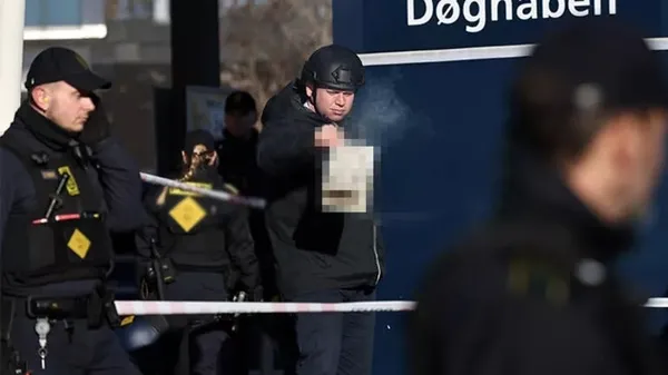 Rasmus Paludan'dan yine Kur'an-ı Kerim'e alçak saldırı! Danimarka basını yangın yeri: Aptal | İsveç'ten akılalmaz sözler: Üzüldüyseler 100 tane daha yakın - 1