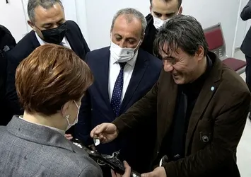 Meral Akşener'e bıçak hediye eden İYİ Partili hırsız çıktı