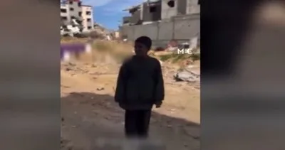 Gazzeli çocuklar açlığın pençesinde! Un bulmak için 12 KM yalın ayak yürüdü