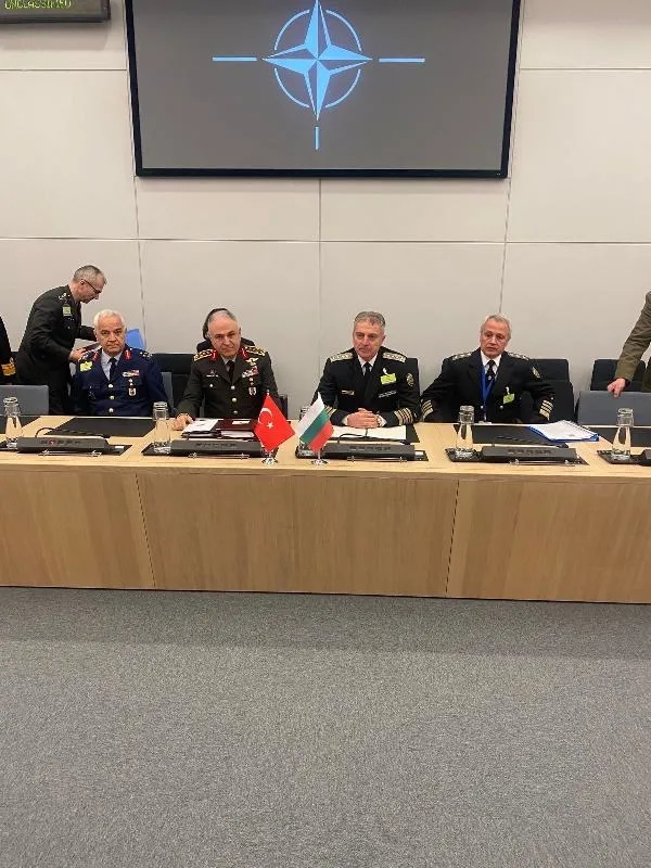 genelkurmay-baskani-gurak-nato-askeri-toplantisi-icin-brukselde-1705529227732.jpg NATO Genelkurmay Başkanları Brüksel'de toplandı! Orgeneral Metin Gürak NATO Komitesi'nde... - 2