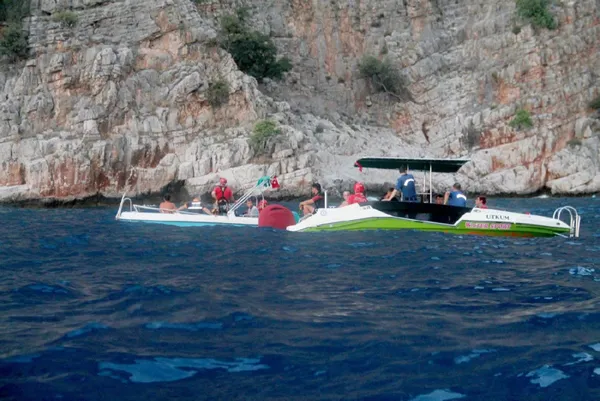 Hamile eşini Kelebekler Vadisi’ndeki kayalıklardan aşağı attı