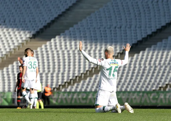 Fatih Karagümrük ve Konyaspor 3-3 berabere kaldı! 6 gol var kazanan yok