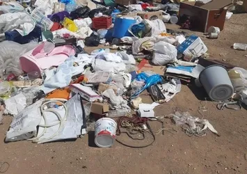 Eskişehir'de boş arazi çöplüğe döndü