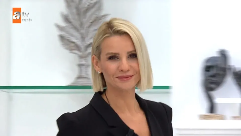 Esra Erol 1 Kasım Salı tek parça izle