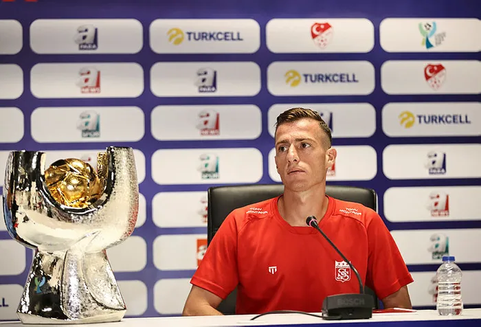sivassporda-hakan-arslan-sakatlandi-1659548725946.jpg Sivasspor’da Hakan Arslan sakatlandı - 1