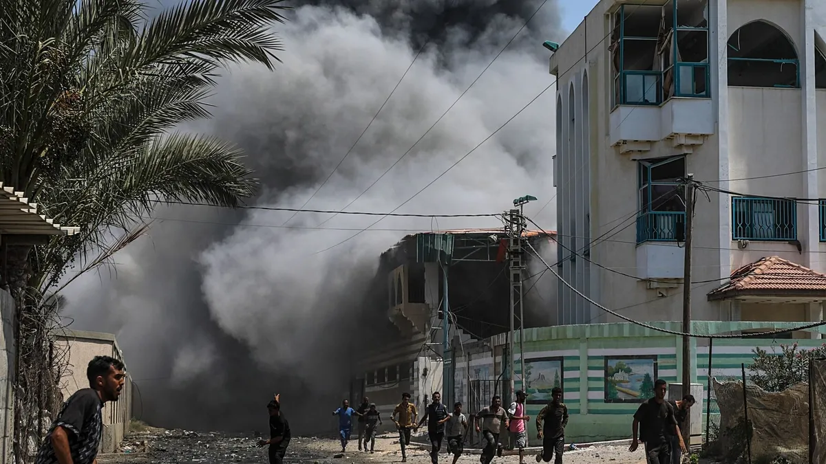 Katil İsrail ordusu Gazze'nin güneyindeki Han Yunus'a yeniden kara saldırısı başlattı