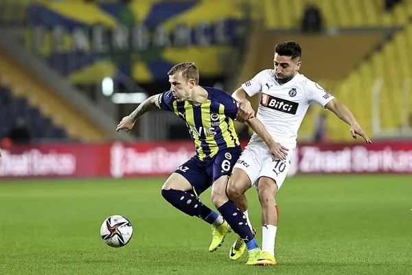 fenerbahcenin-buyuk-umutlarla-transfer-ettigi-burak-kapacak-ilk-macina-cikti-1640805901155.jpg Fenerbahçe'nin büyük umutlarla transfer ettiği Burak Kapacak ilk maçına çıktı - 2