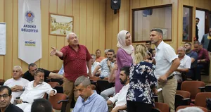 HDP’lilerden İstiklal Marşı provokasyonu!