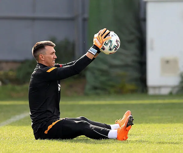 Galatasaray'dan Muslera açıklaması! Muslera'nın tedavisine başlandı - 7