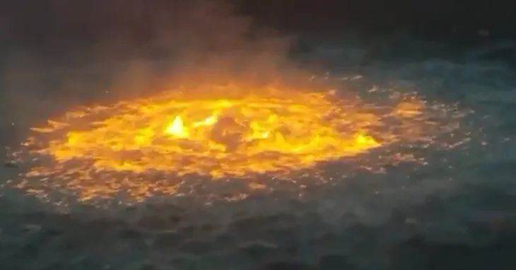Meksika'da okyanus cehenneme döndü! 'Ateş gözü' 78 metre derinlikten yaktı