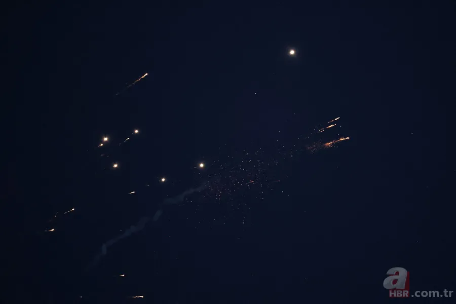 ABD ve İsrail saldırdı, İran misilleme yaptı: Tel Aviv'deki yıkım böyle kaydedildi 10