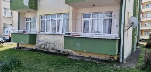 sevgilisi-eda-evliyi-yaka-karti-ipiyle-bogarak-olduren-sinan-simsek-ben-cezaevine-girecegim-sen-baskalariyla-b-1648461510223.jpg Sevgilisi Eda Evli’yi yaka kartı ipiyle boğarak öldüren Sinan Şimşek: Ben cezaevine gireceğim, sen başkalarıyla birlikte mi olacaksın? - 1